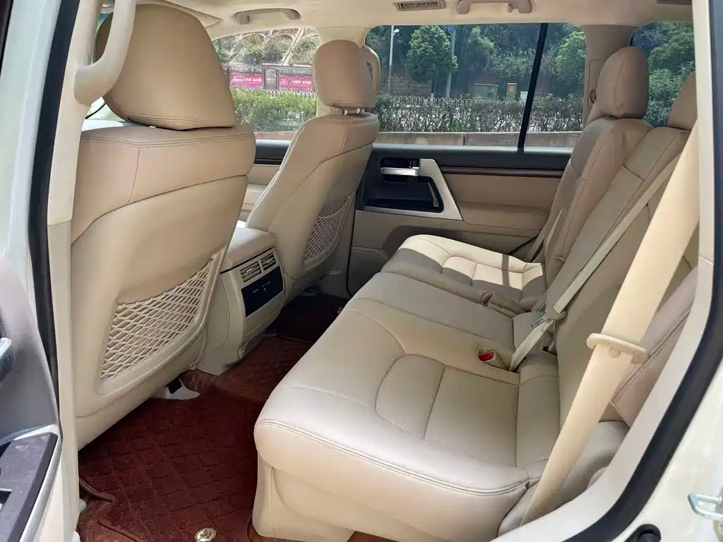 Toyota Land Cruiser 2019 — фото 10