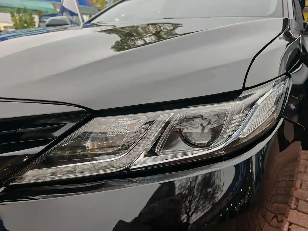 Toyota Camry 2018 — фото 14