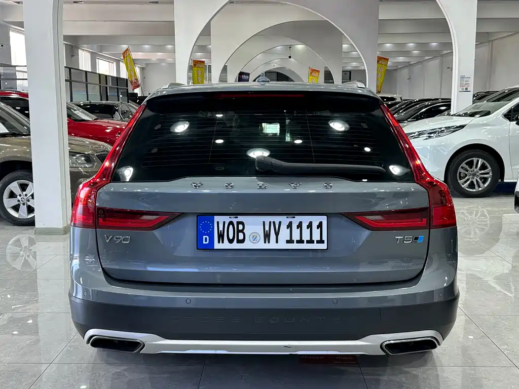 Volvo V90 2019 — фото 9