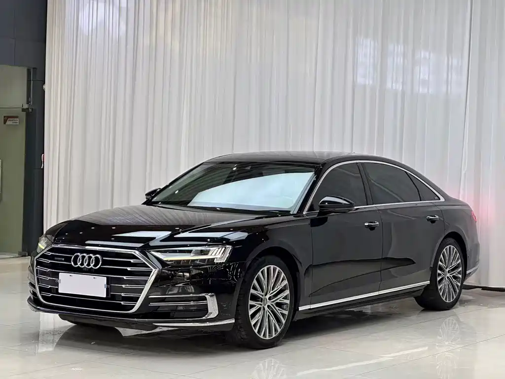 Audi A8 2019 — фото 1