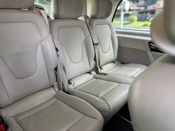Mercedes-Benz V-Class 2016