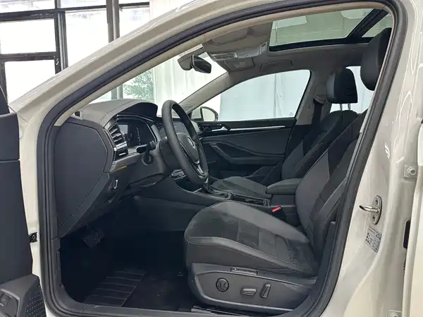 Volkswagen Sagitar 2022
