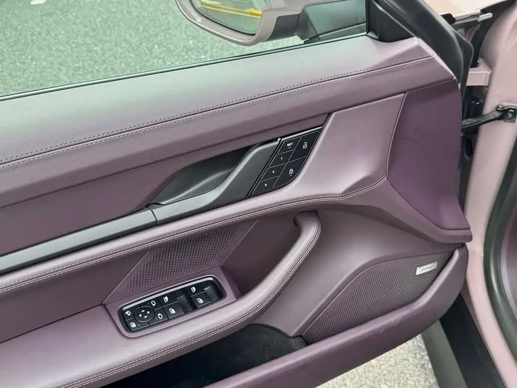 Porsche Taycan 2024