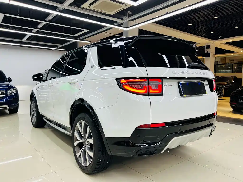Land Rover Discovery Sport 2023 — фото 18