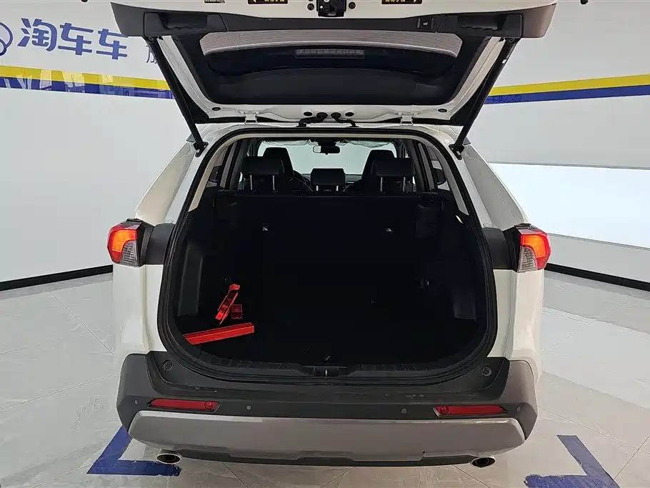 Toyota RAV4 2021