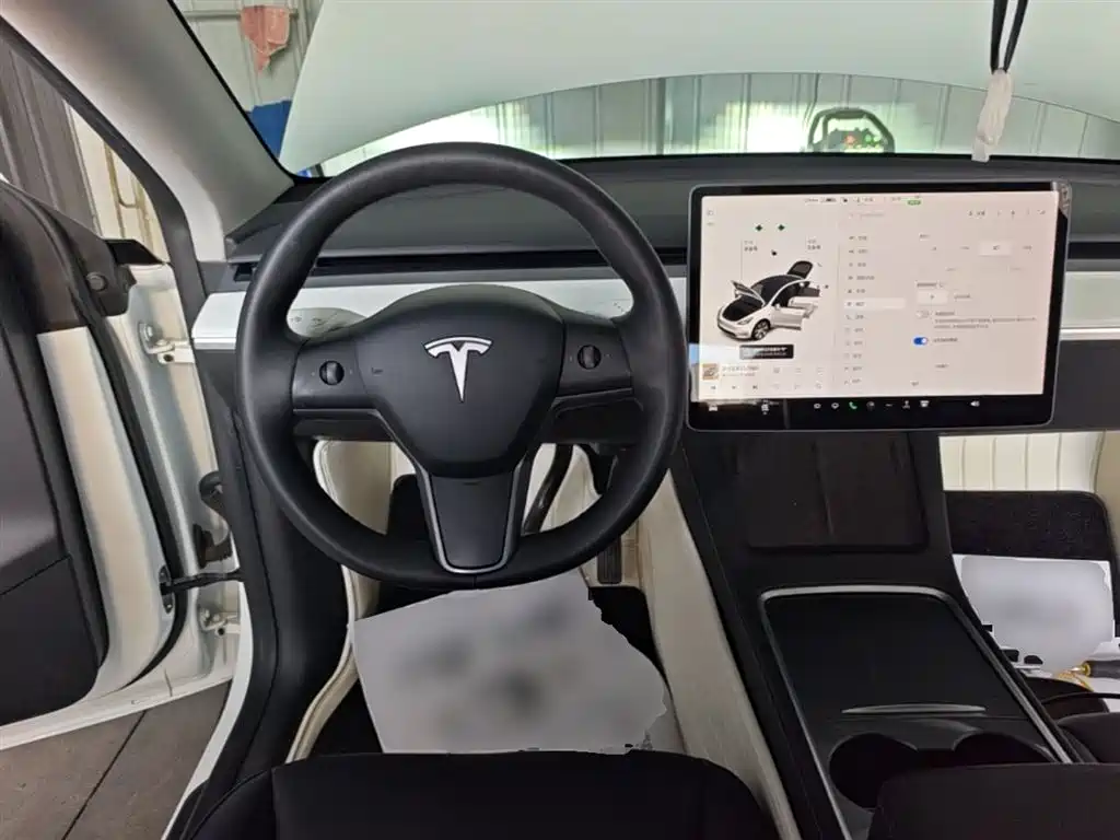 Tesla Model Y 2022 — фото 11