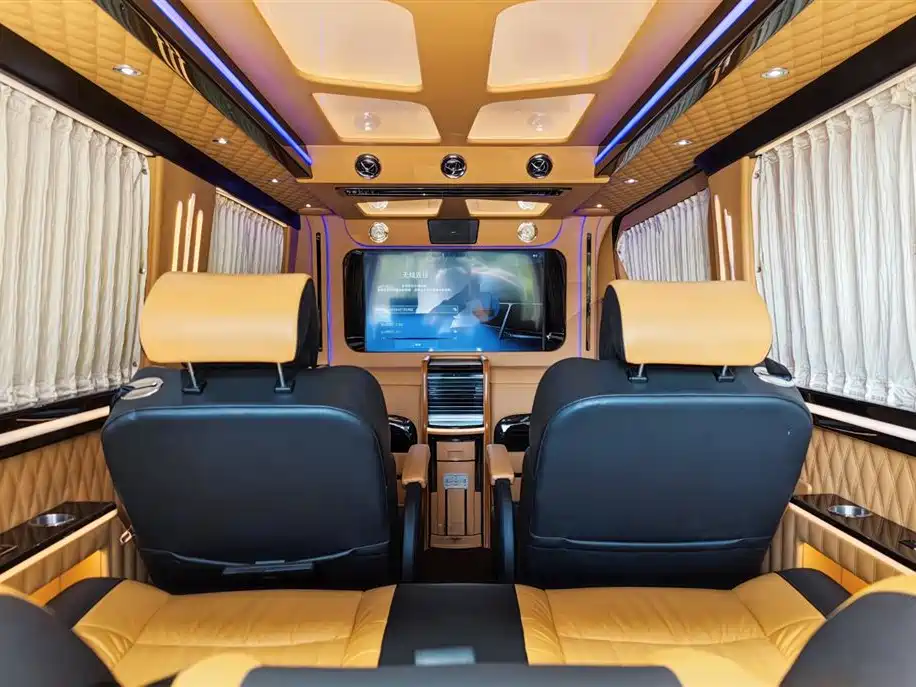 Mercedes-Benz Sprinter 2018 — фото 13