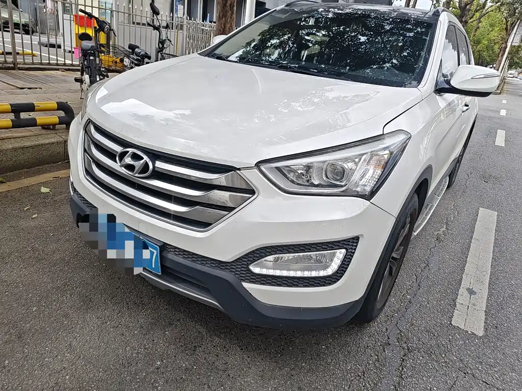 Hyundai Santa Fe 2015 — фото 1