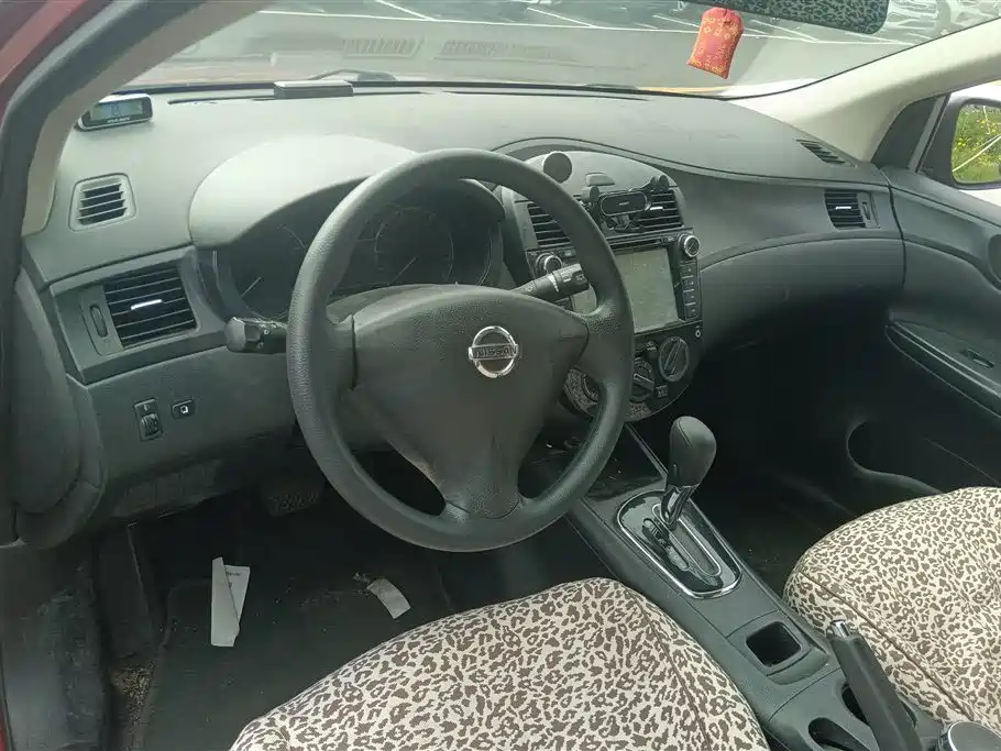 Nissan Tiida 2016 — фото 12