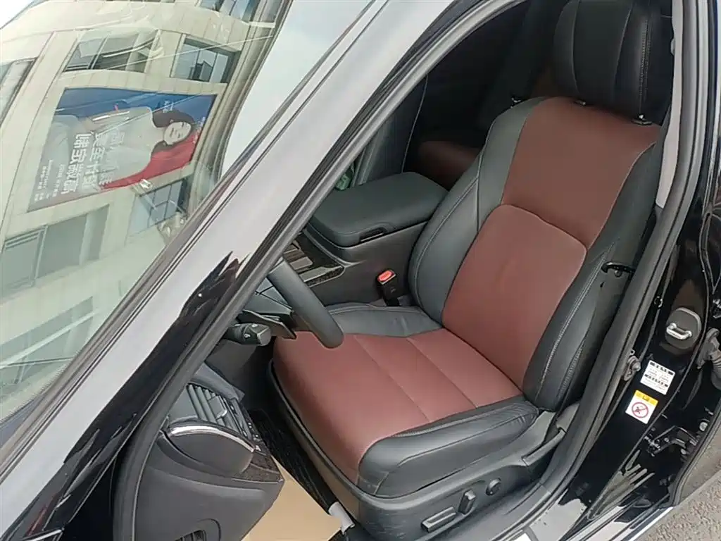 Toyota Crown 2019 — фото 15