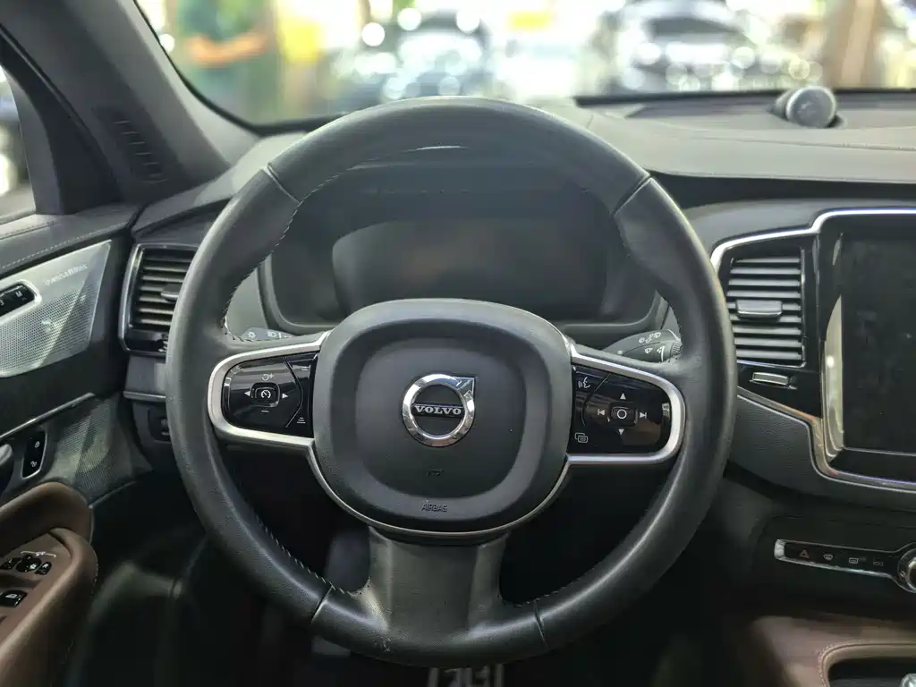 Volvo XC90 2021