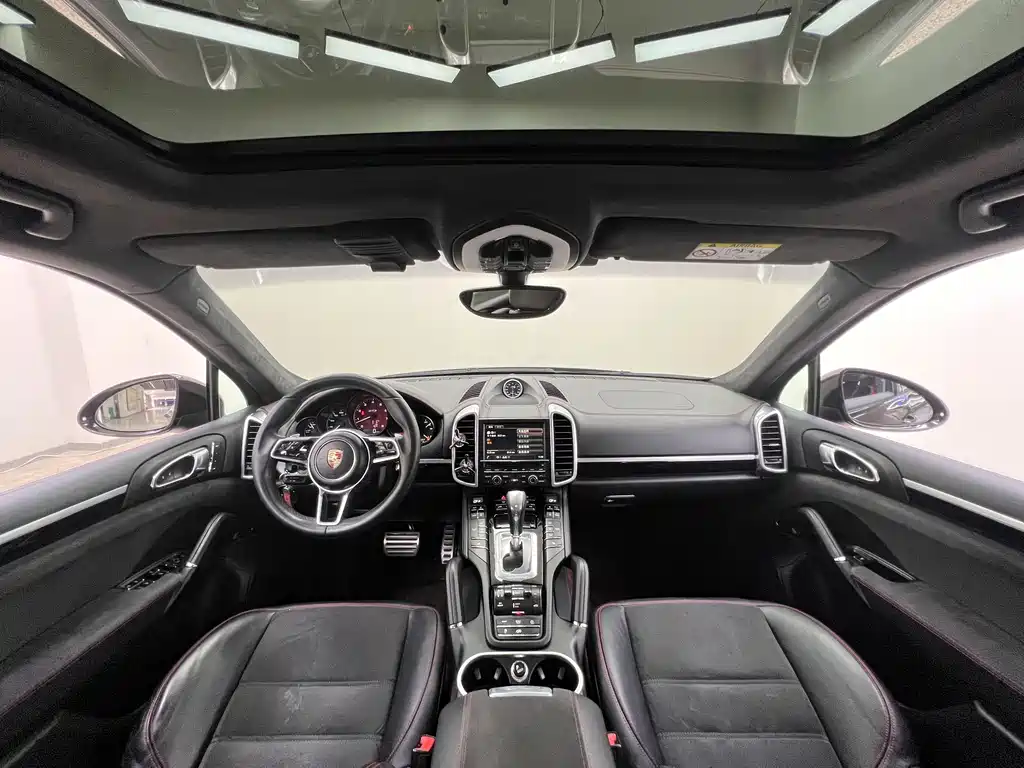 Porsche Cayenne 2016 — фото 20