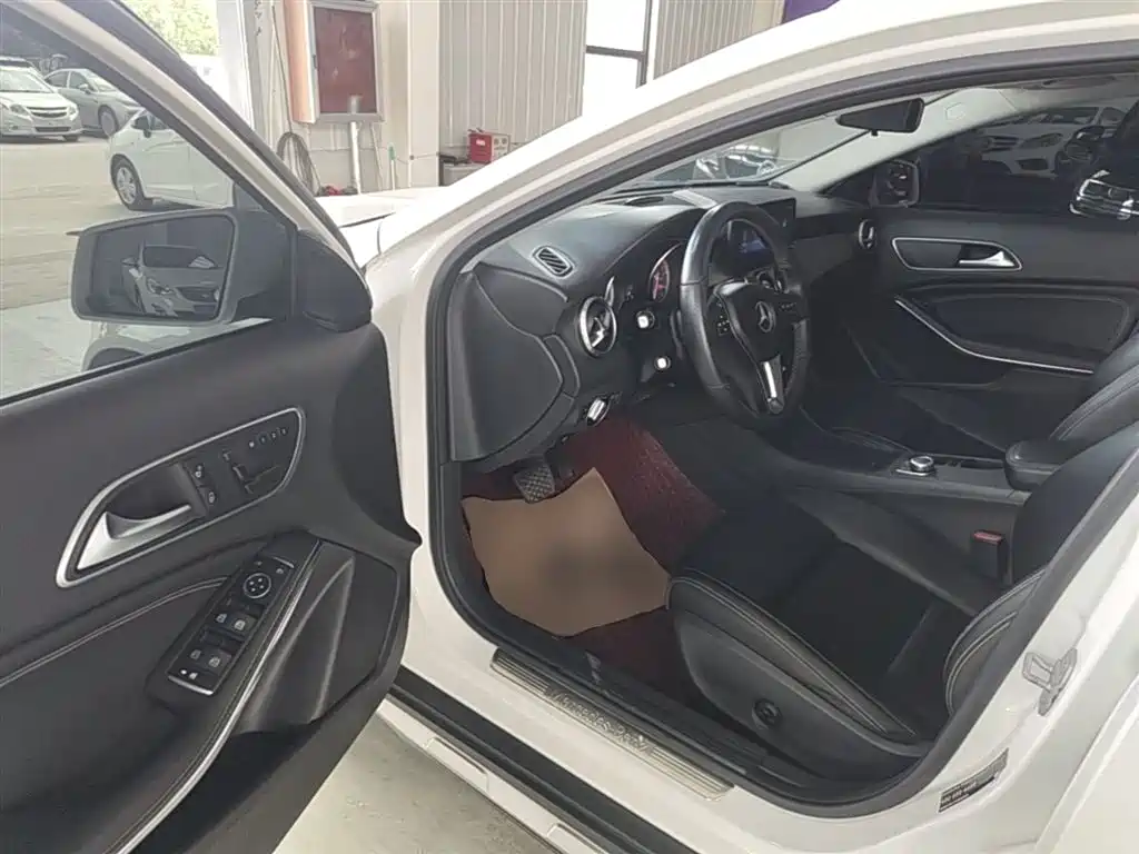 Mercedes-Benz GLA 2016 — фото 16