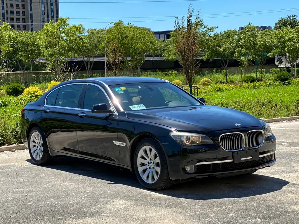 BMW 7 Series 2012 — фото 3