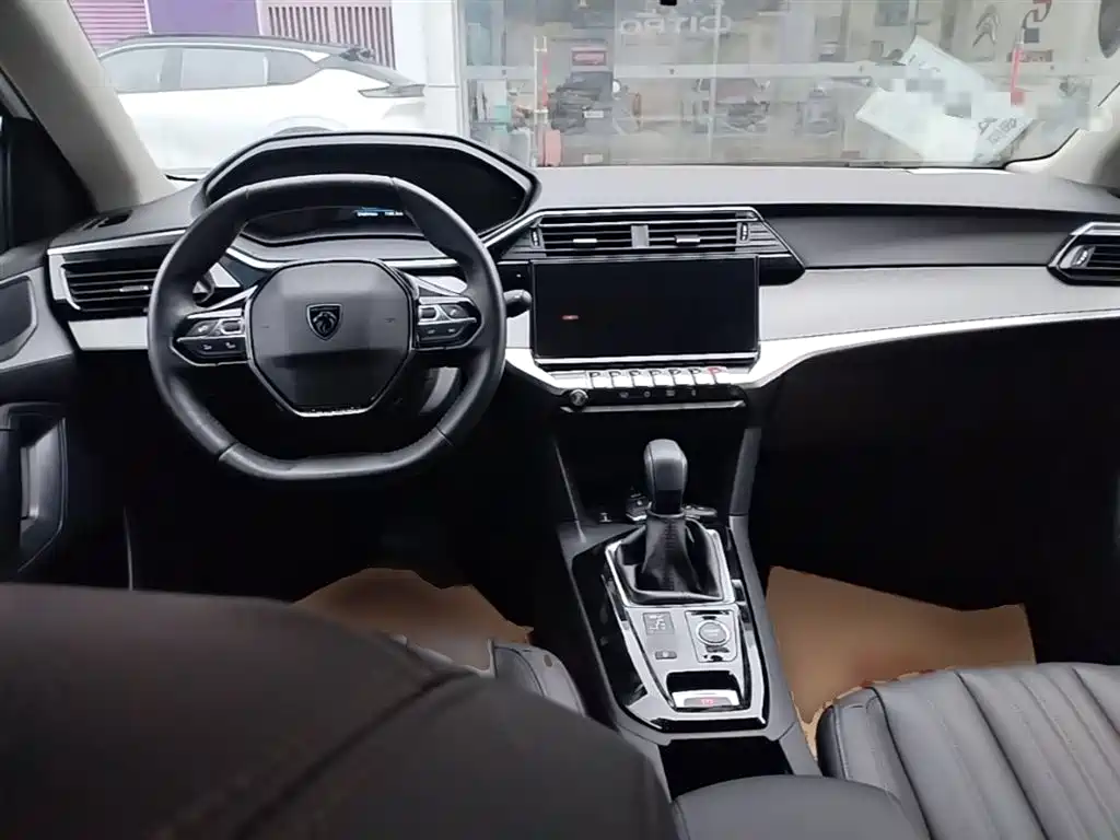 Peugeot 408 2025 — фото 10