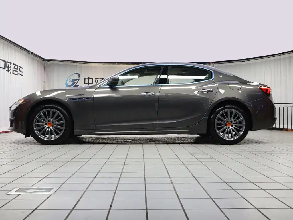 Maserati Ghibli 2023 — фото 3