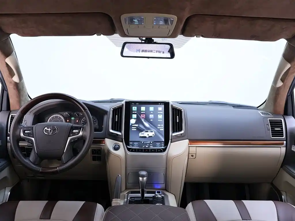 Toyota Land Cruiser 2019 — фото 13