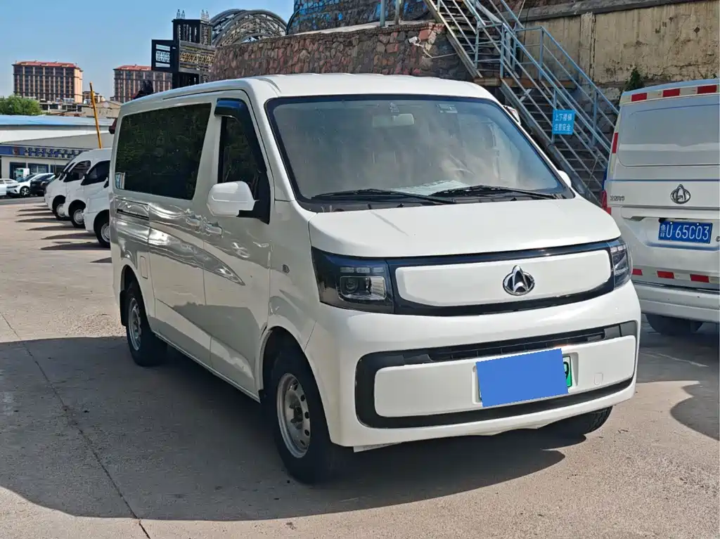 Changan Ruixing EM60 2025