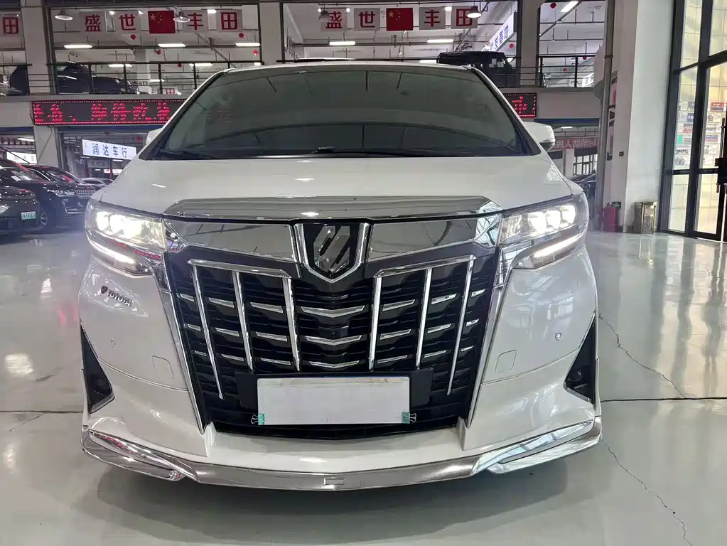 Toyota Alphard 2017 — фото 2