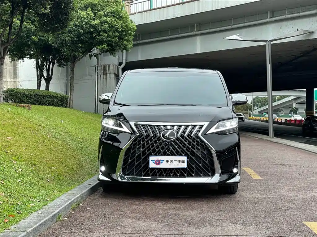 Toyota Alphard 2018 — фото 2