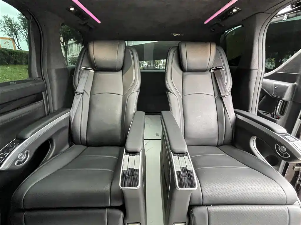 Toyota Alphard 2018 — фото 18