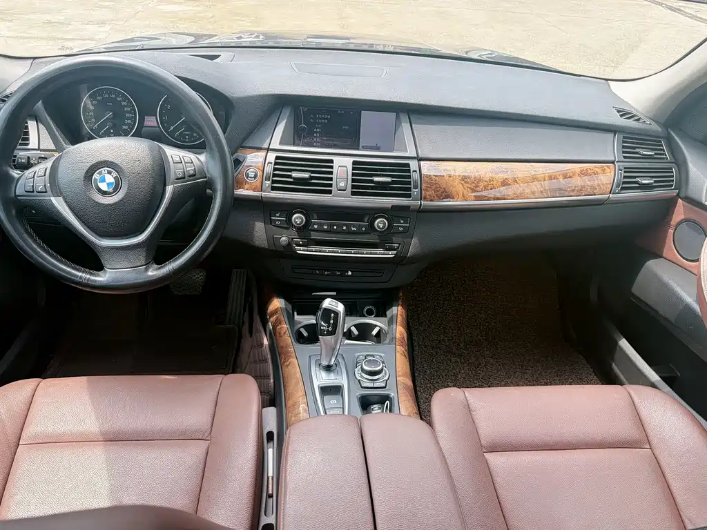 BMW X5 2011 — фото 11