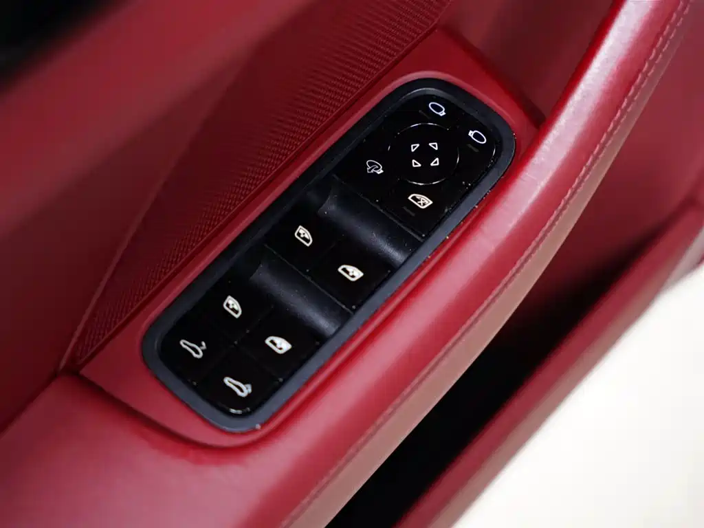 Porsche Panamera 2019 — фото 27