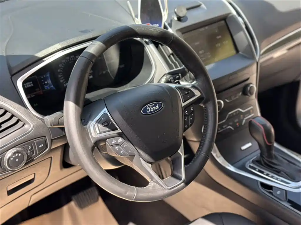 Ford Edge 2015 — фото 21