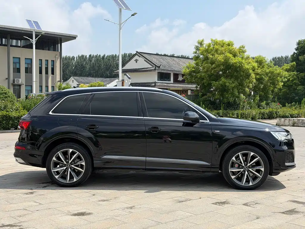 Audi Q7 2021 — фото 4