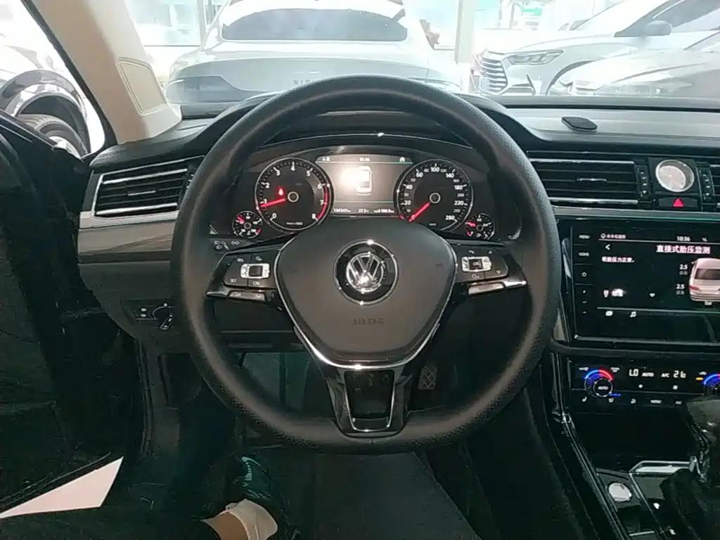 Volkswagen Phideon 2018 — фото 11
