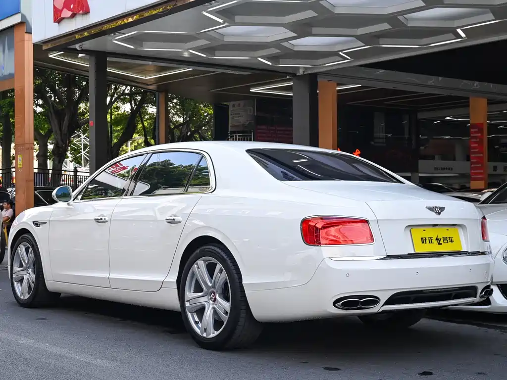 Bentley Flying Spur 2016 — фото 4