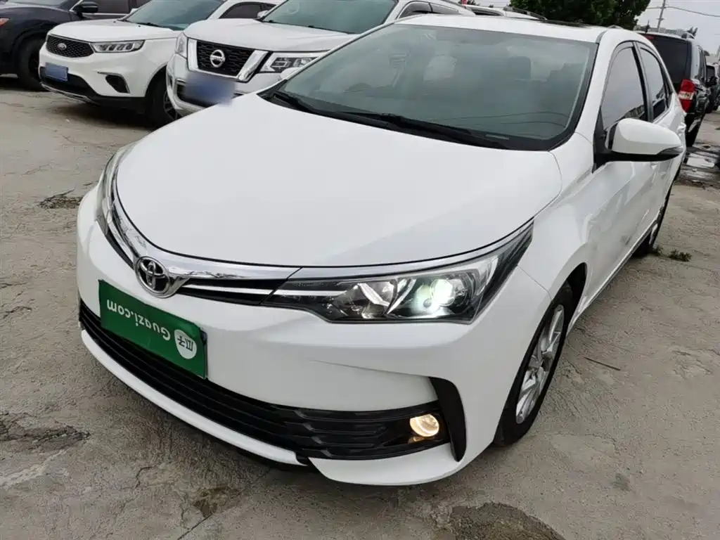 Toyota Corolla 2017 — фото 1