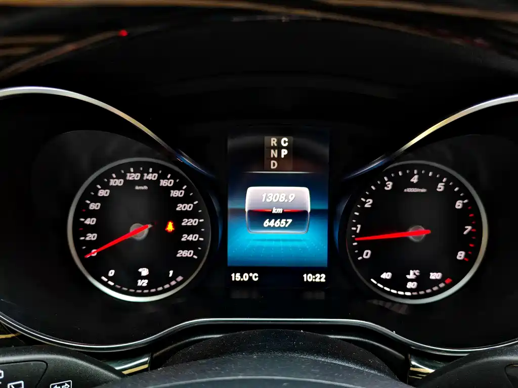 Mercedes-Benz V-Class 2021 — фото 16