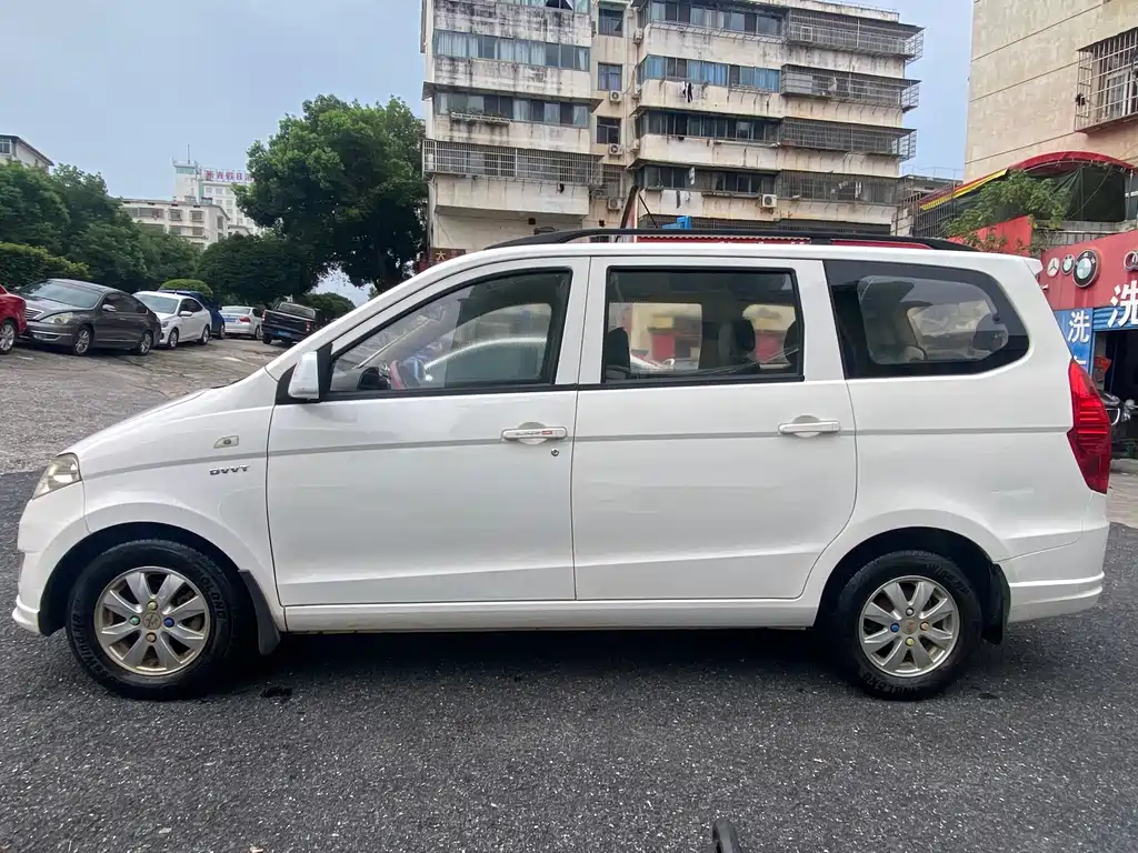 Wuling Hongguang 2017