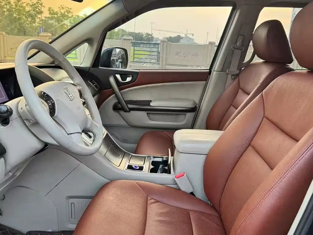 Honda Elysion 2014