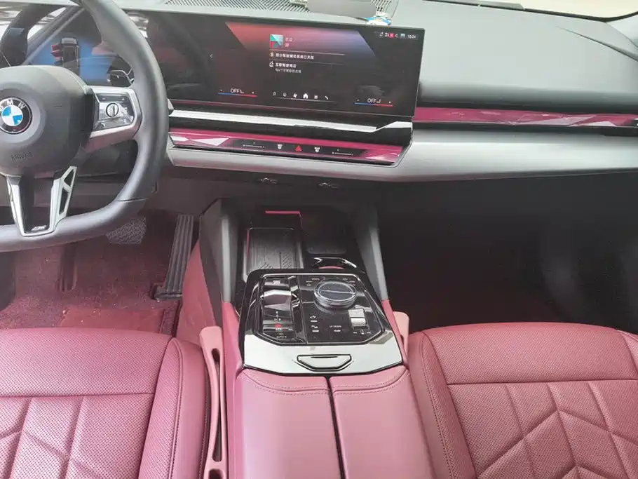 BMW 5 Series 2025 — фото 13
