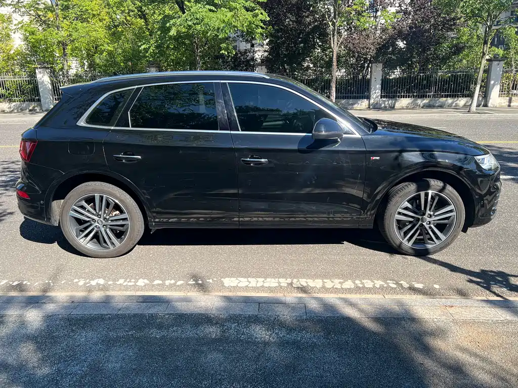 Audi Q5L 2021 — фото 4