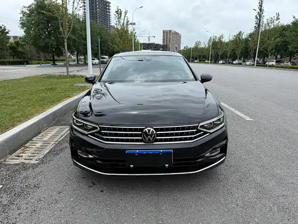 Volkswagen Magotan 2025