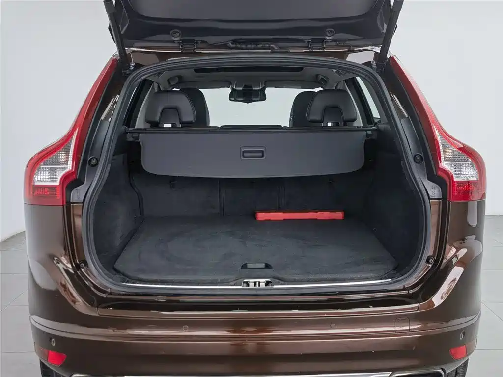 Volvo XC60 2016 — фото 16