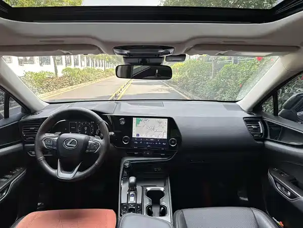 Lexus NX 2023