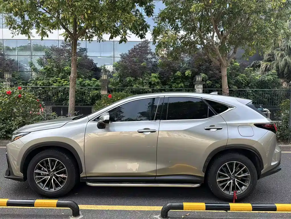 Lexus NX 2023 — фото 10