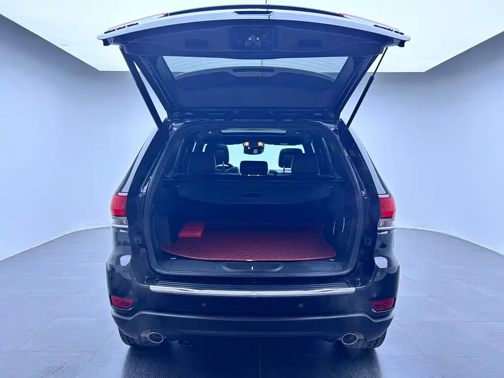 Jeep Grand Cherokee 2022 — фото 19