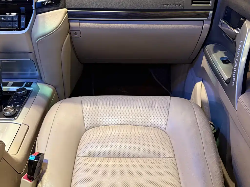 Toyota Land Cruiser 2012 — фото 14