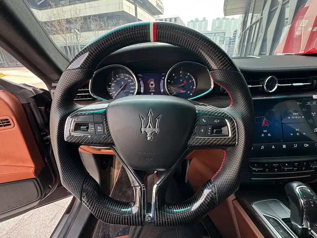 Maserati Quattroporte 2014 — фото 13