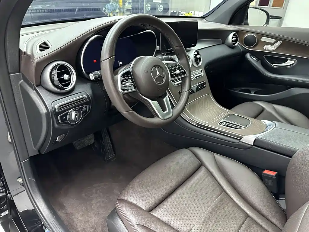 Mercedes-Benz GLC 2022 — фото 12