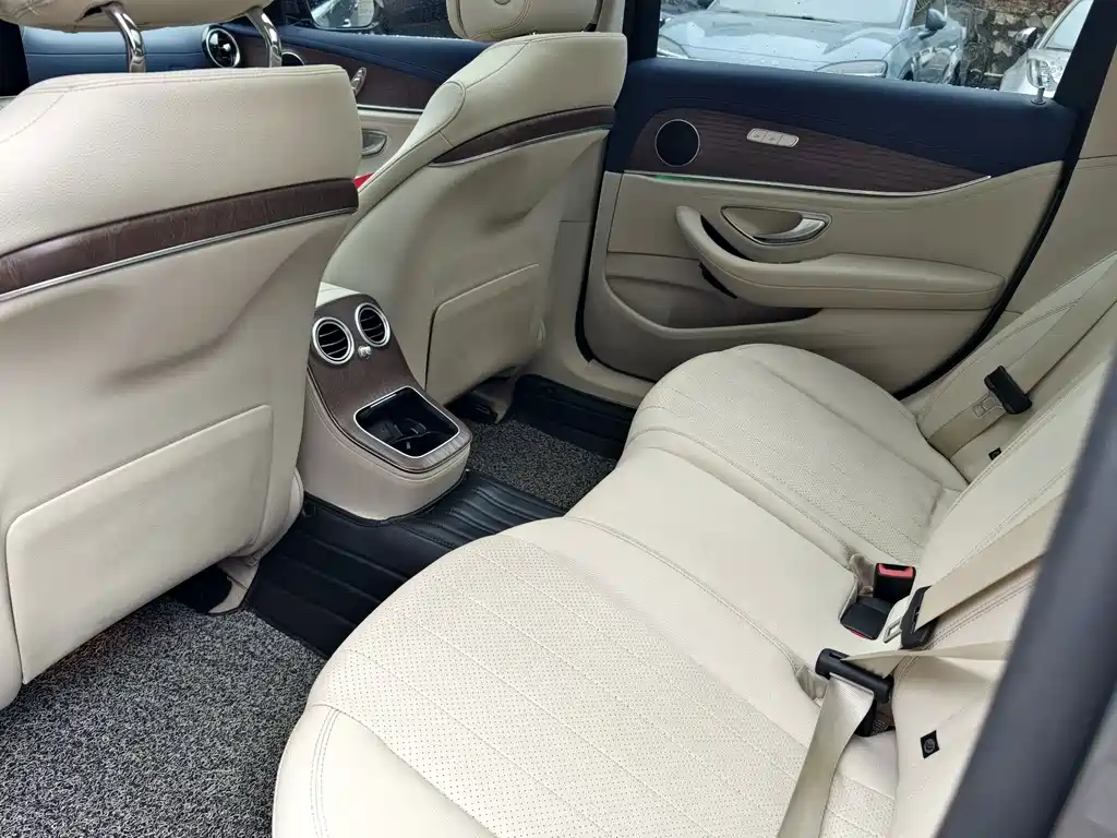 Mercedes-Benz E-Class 2021 — фото 12