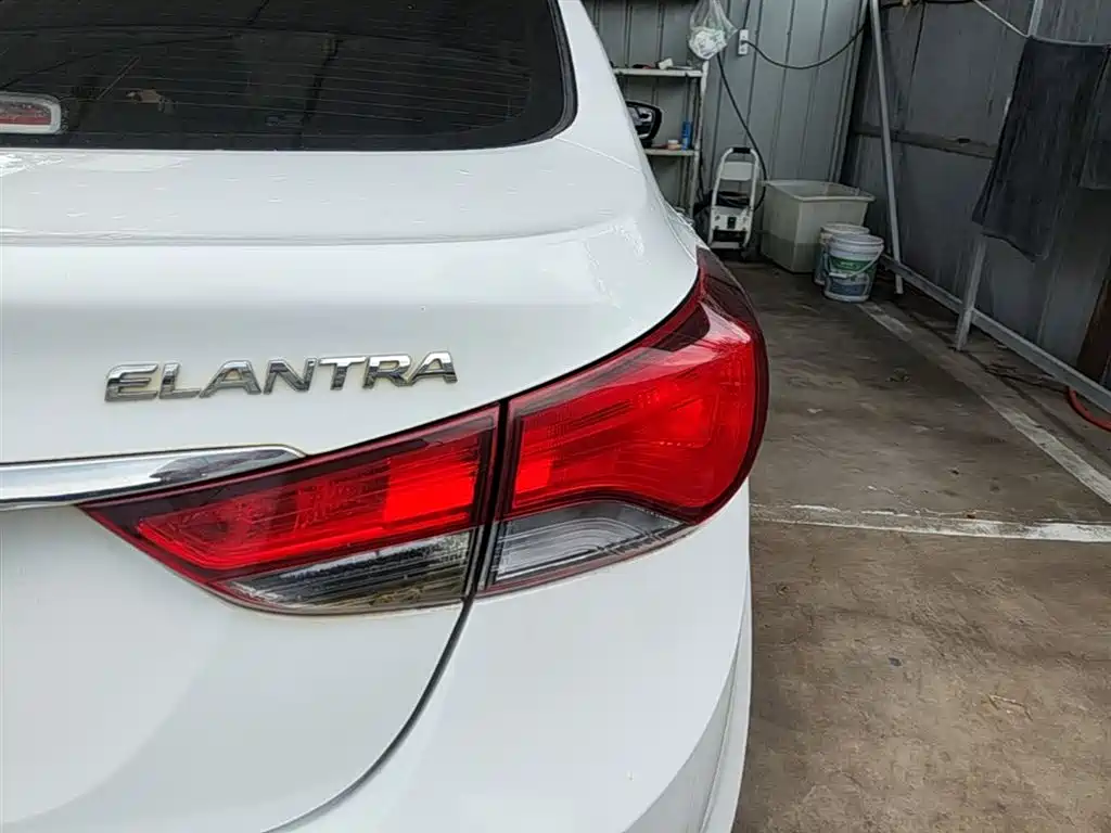 Hyundai Elantra Langdong 2017 — фото 8