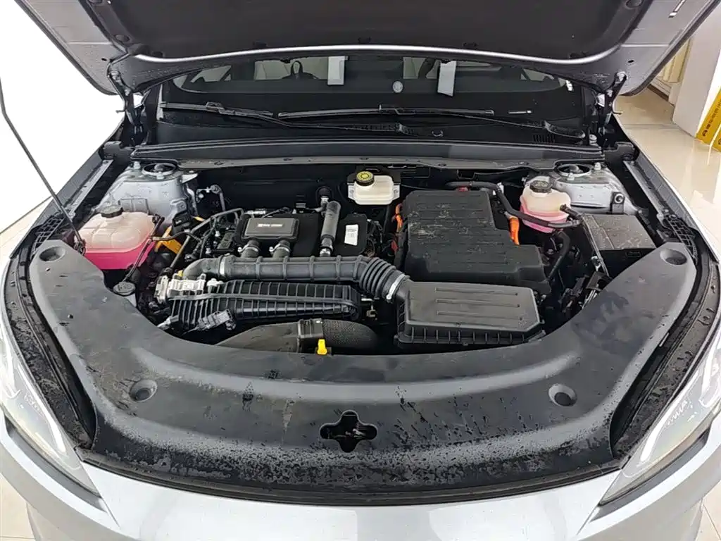 BYD Seal 05 DM-i 2025 — фото 20