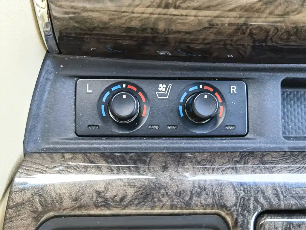 Toyota Vellfire 2020 — фото 18