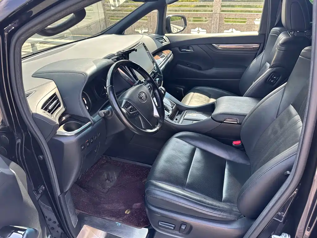 Toyota Alphard 2022